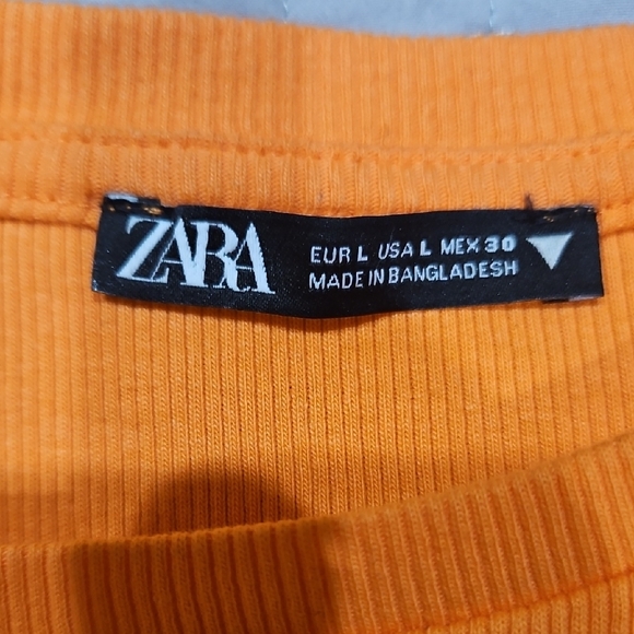 Zara Orange Ruffled Top - Picture 2 of 3